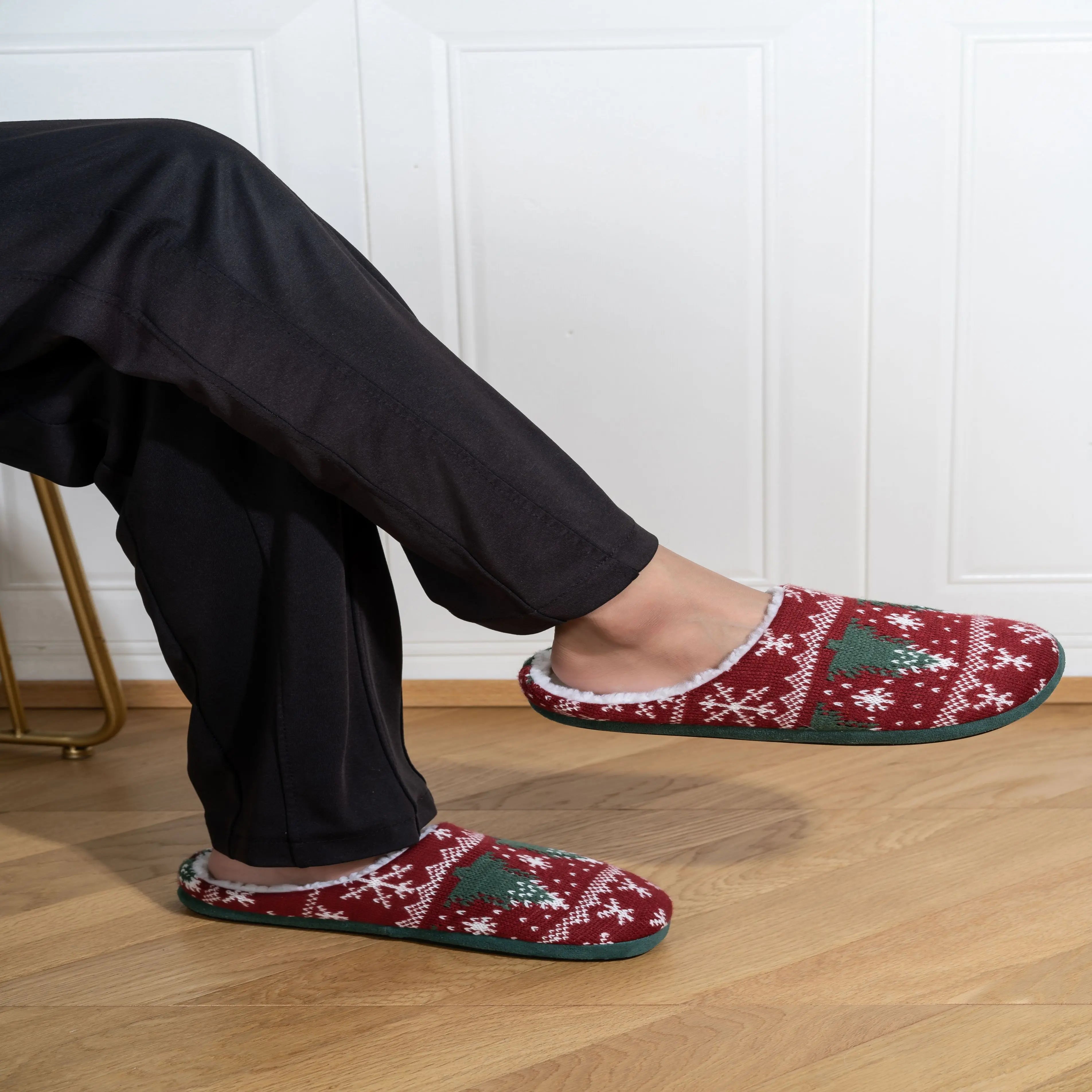 Men's Autumn/Winter Christmas Cotton Slippers with Christmas Tree Pattern New Home Indoor Cotton Slippers Warm Plush Dragging